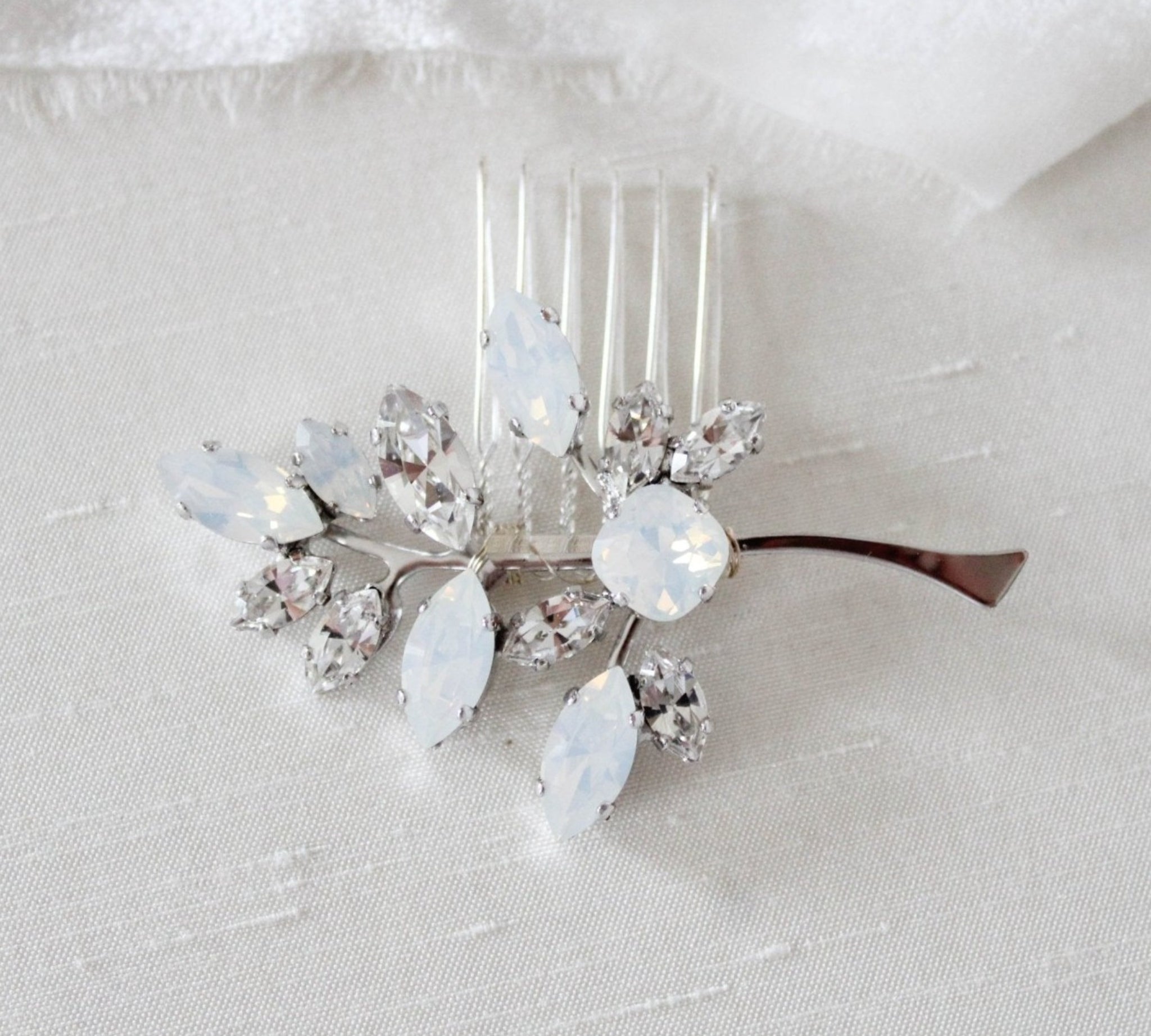 Simple crystal Bridal hair comb with white opal - STEVIE - Treasures by Agnes