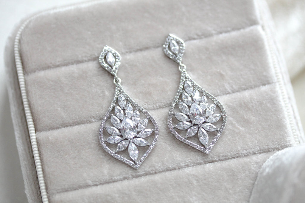 Simple Rose gold Bridal chandelier earrings - CAMILLA - Treasures by Agnes
