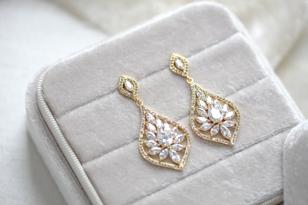 Simple Rose gold Bridal chandelier earrings - CAMILLA - Treasures by Agnes