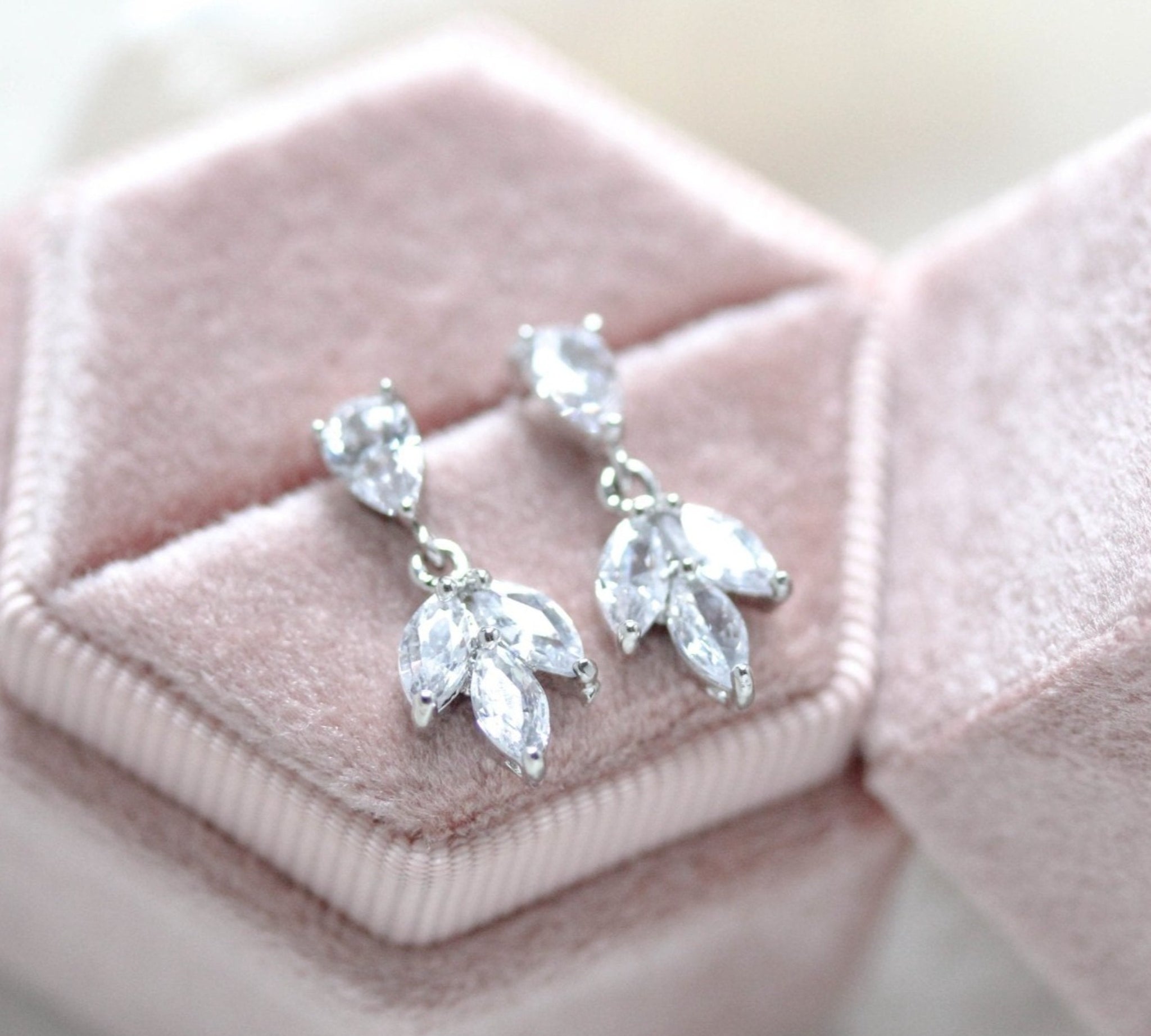 Simple rose gold bridal necklace and earrings set - LAUREN - Treasures by Agnes
