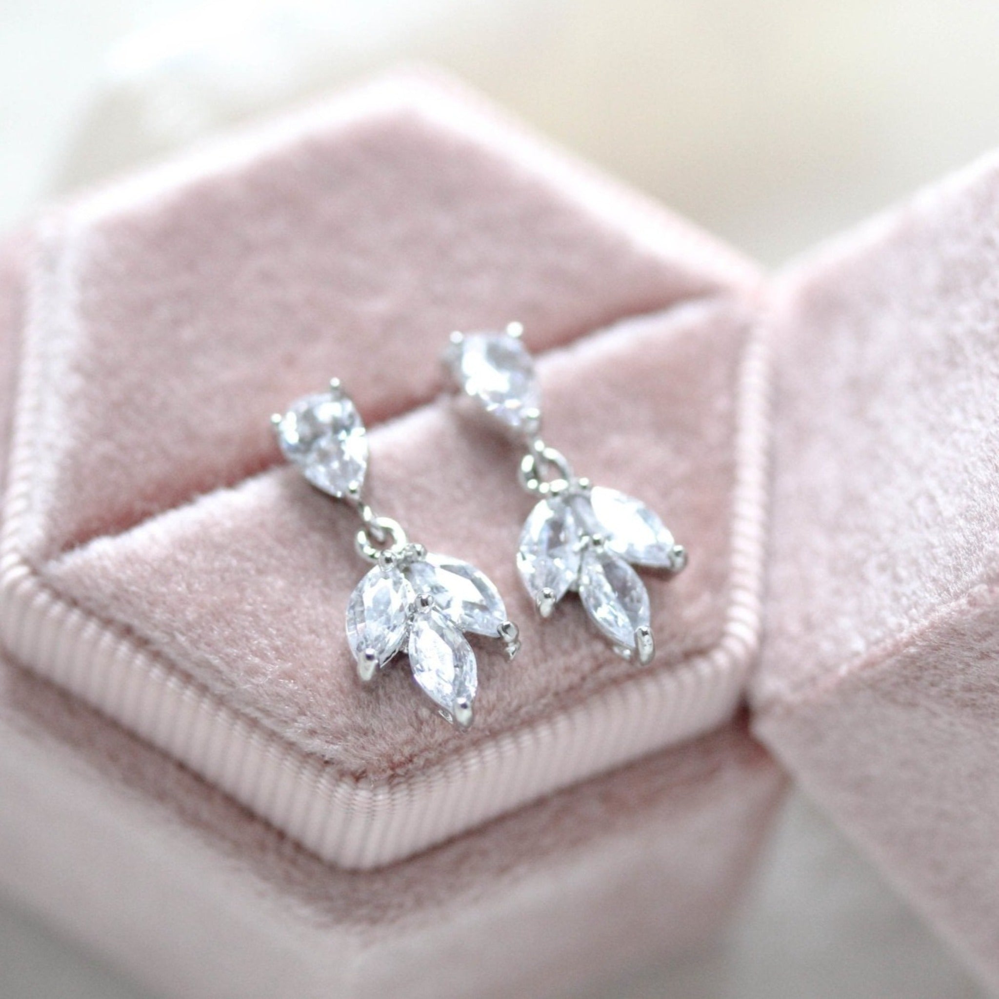 Simple rose gold bridal necklace and earrings set - LAUREN - Treasures by Agnes
