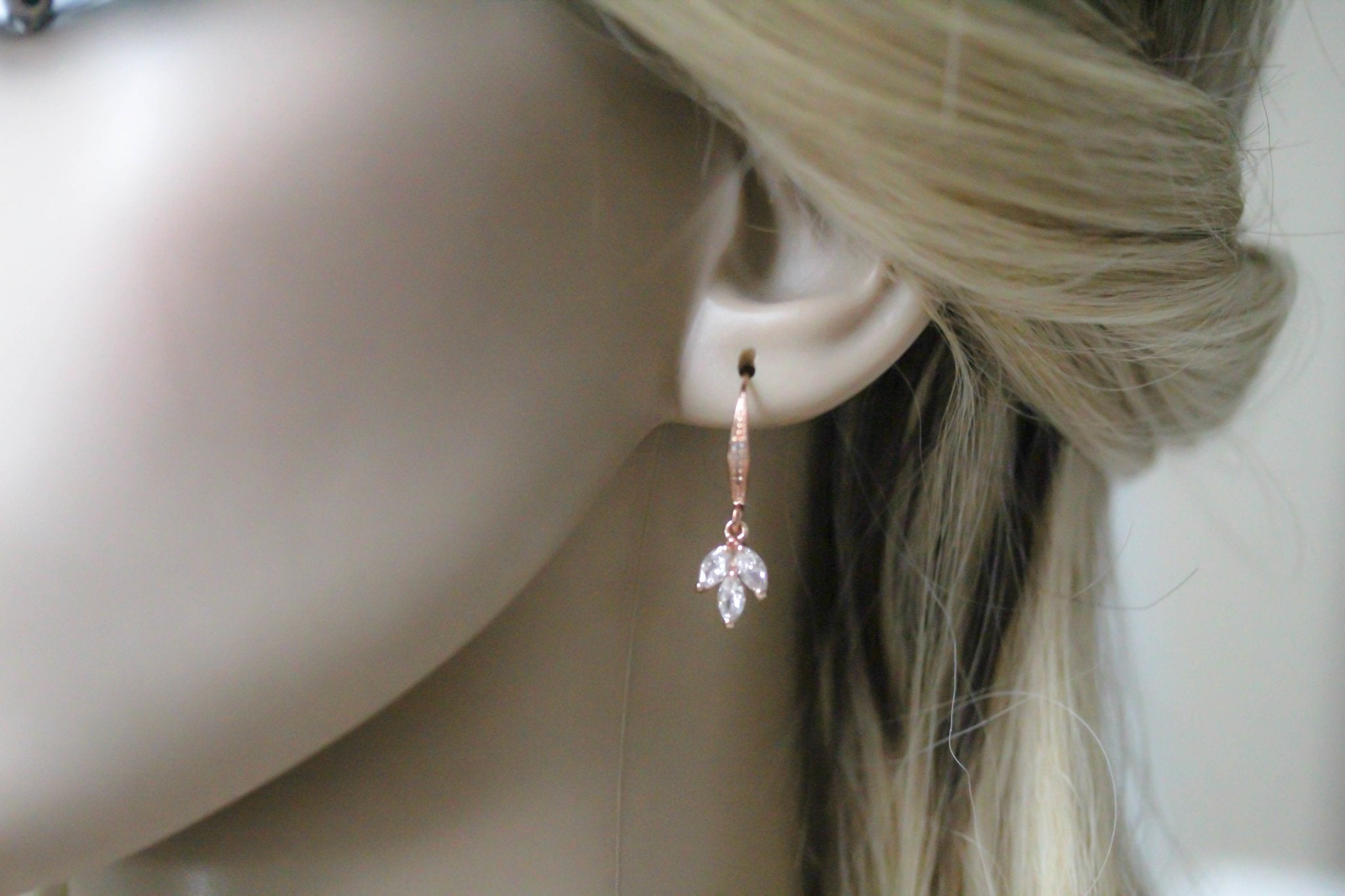 Simple rose gold bridal necklace and earrings set - LAUREN - Treasures by Agnes