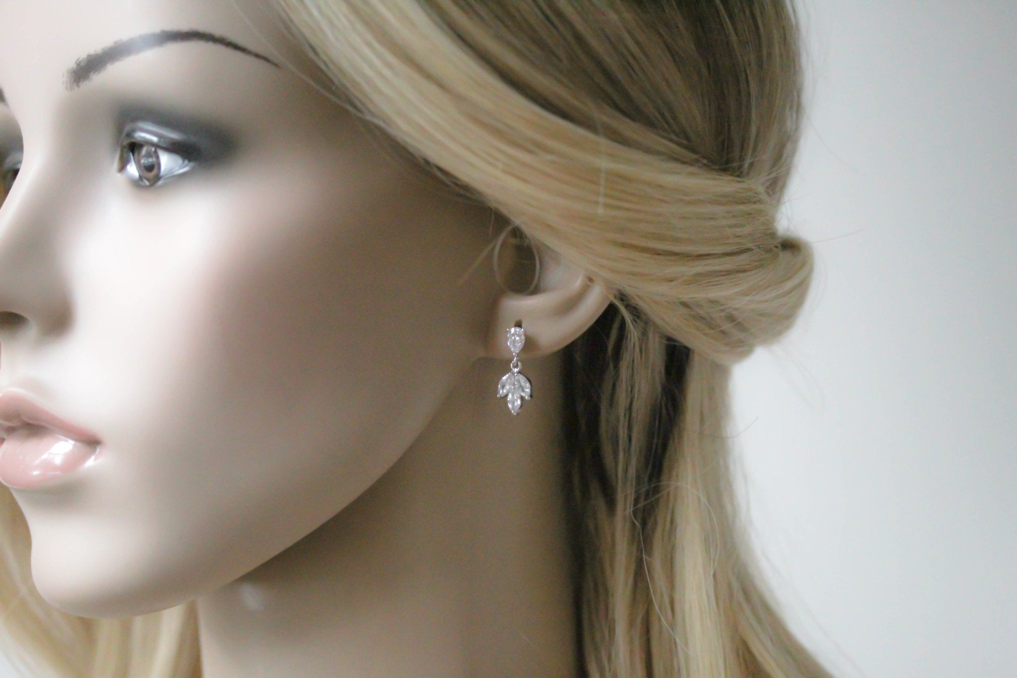 Simple rose gold bridal necklace and earrings set - LAUREN - Treasures by Agnes
