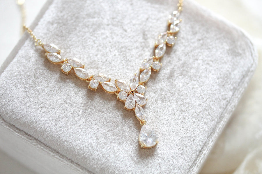 Simple rose gold bridal necklace - MAGNOLIA - Treasures by Agnes