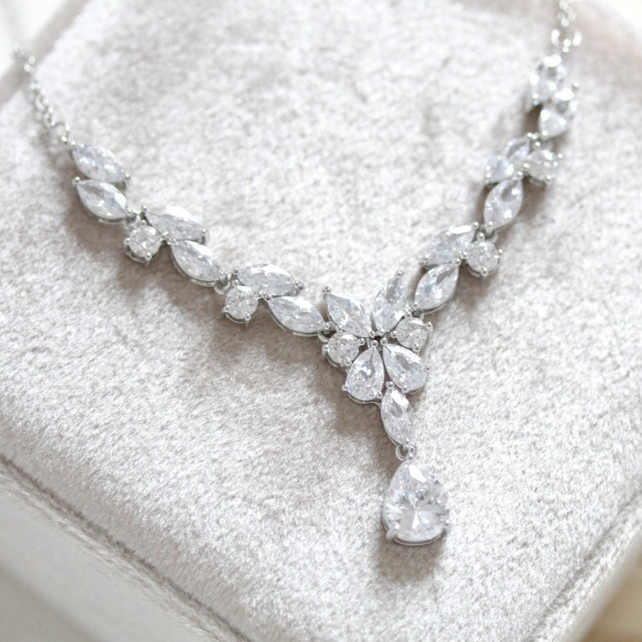Simple rose gold bridal necklace - MAGNOLIA - Treasures by Agnes