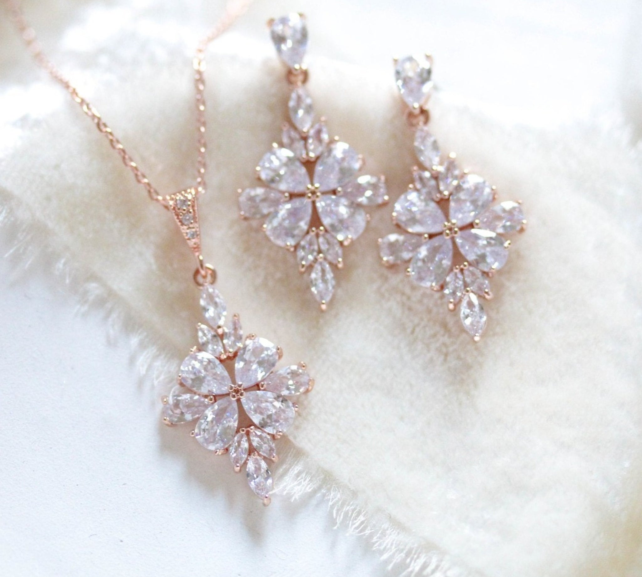 Simple rose gold bridal or bridesmaid jewelry set - SUMMER - Treasures by Agnes