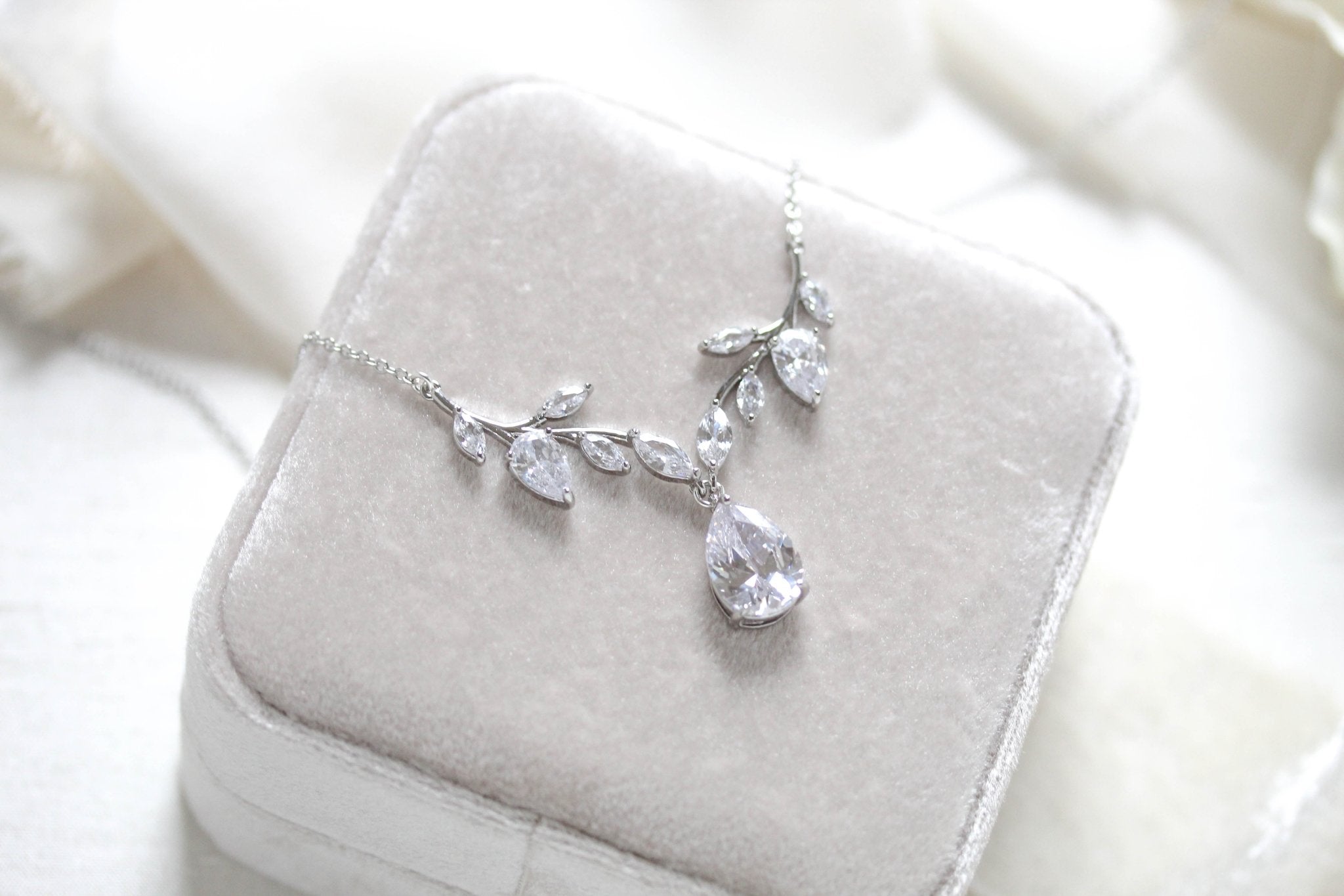 Simple rose gold cubic zirconia bridal necklace - APRILLE - Treasures by Agnes