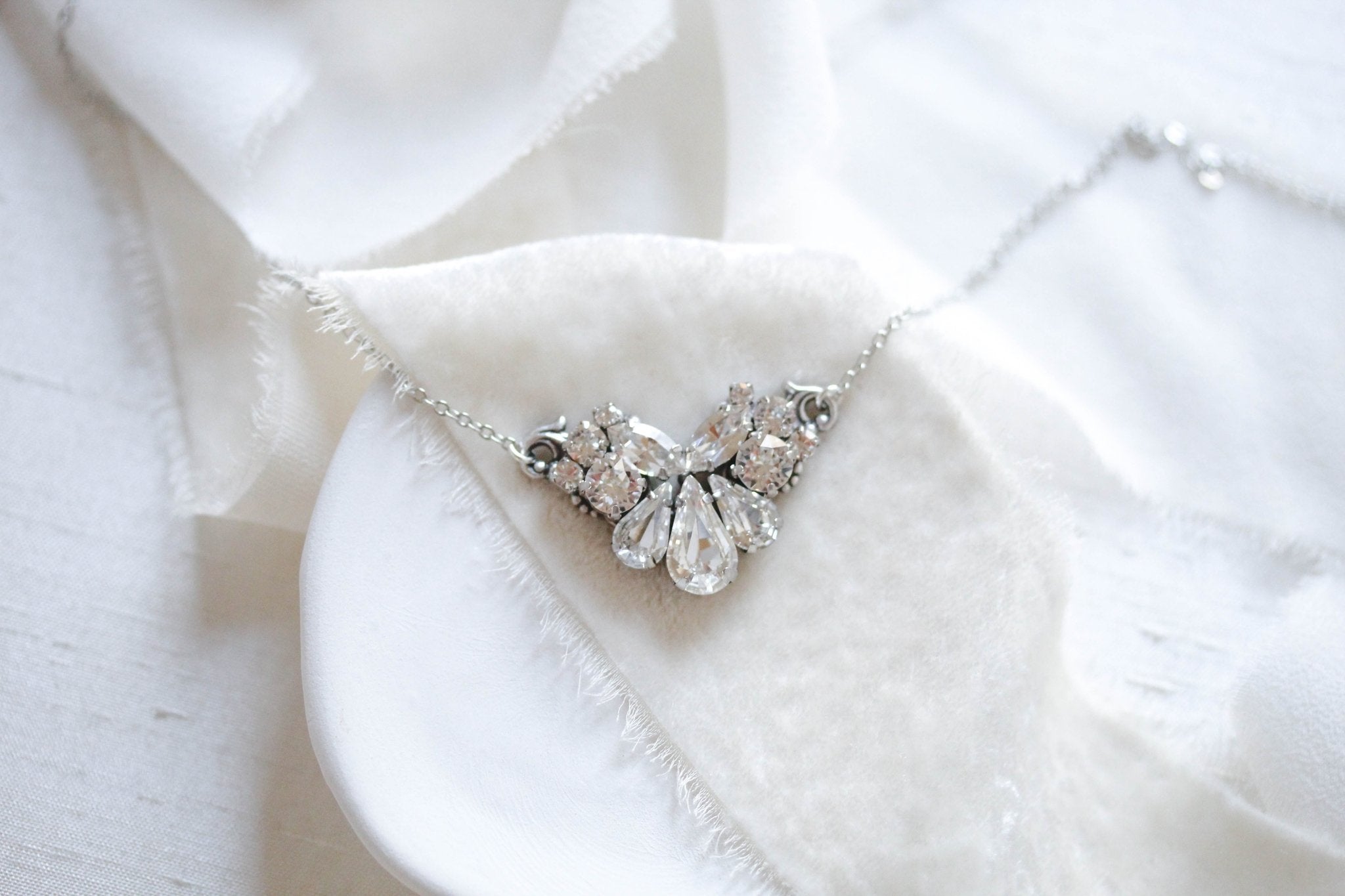 Simple Vintage style Crystal Wedding necklace - LANEY - Treasures by Agnes