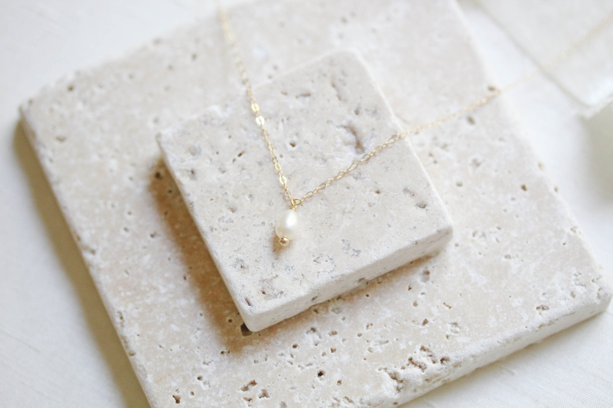 Single pearl necklace with gold filled chain - DEMI - Treasures by Agnes