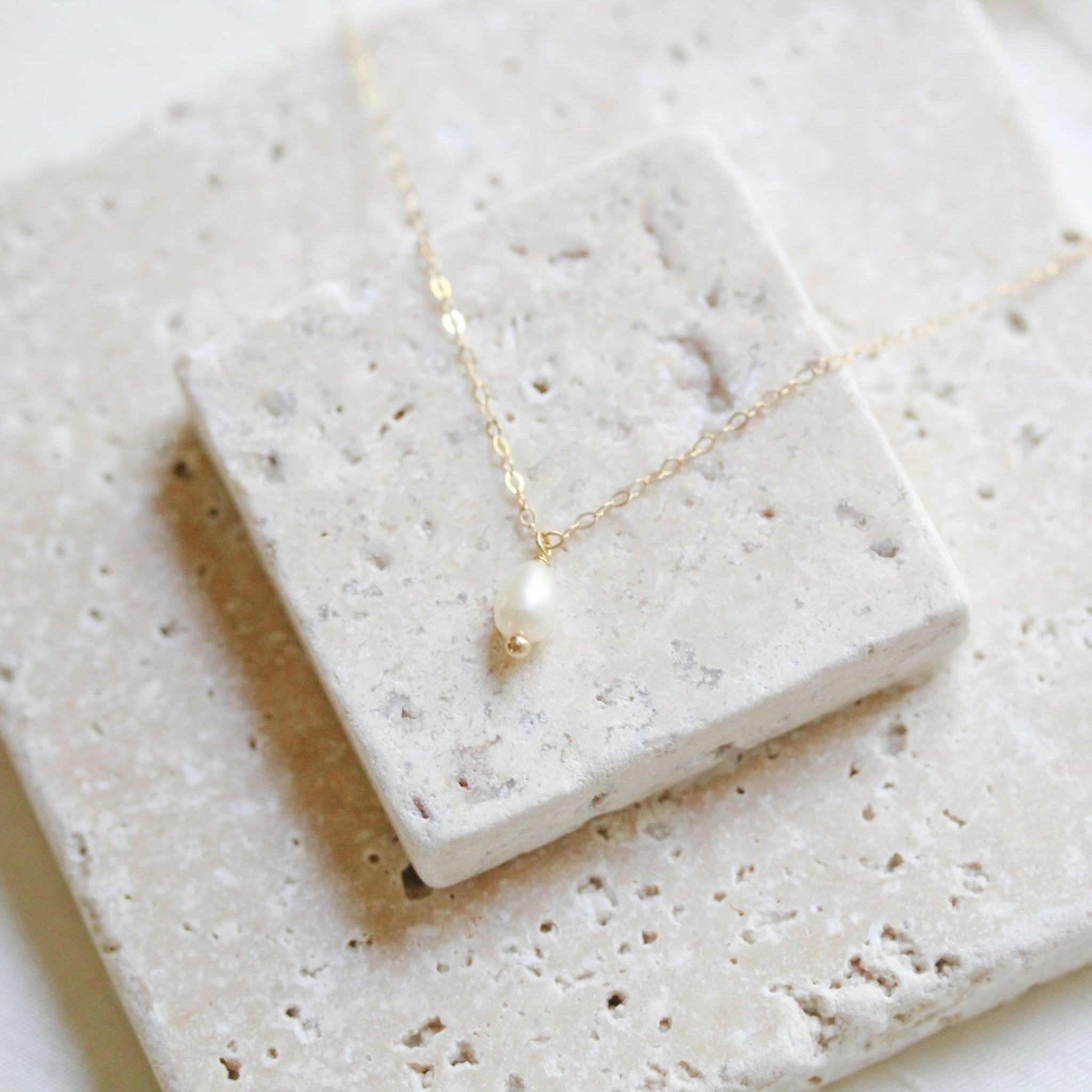 Single pearl necklace with gold filled chain - DEMI - Treasures by Agnes