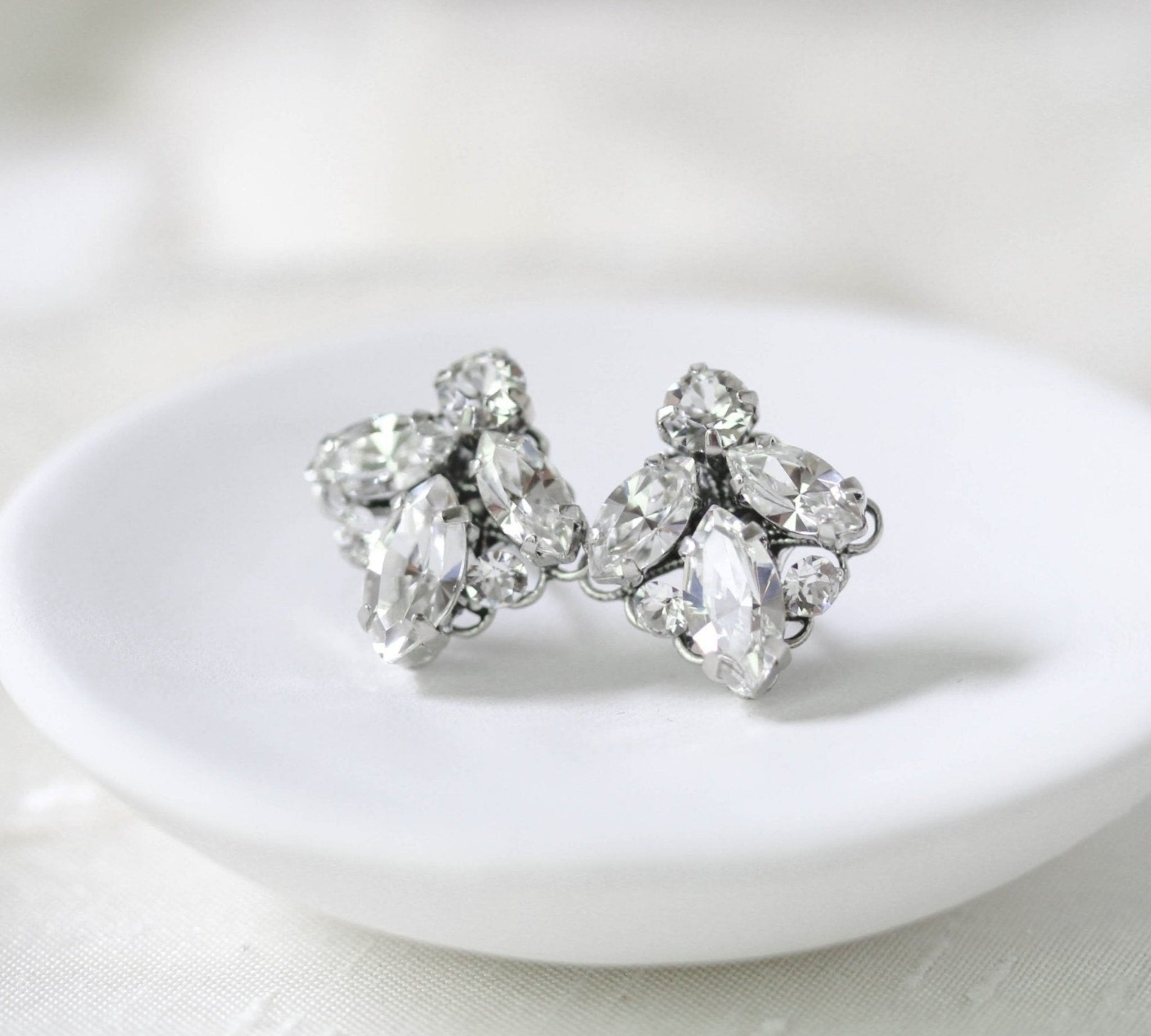 Small crystal stud bridal earrings - MILEY - Treasures by Agnes