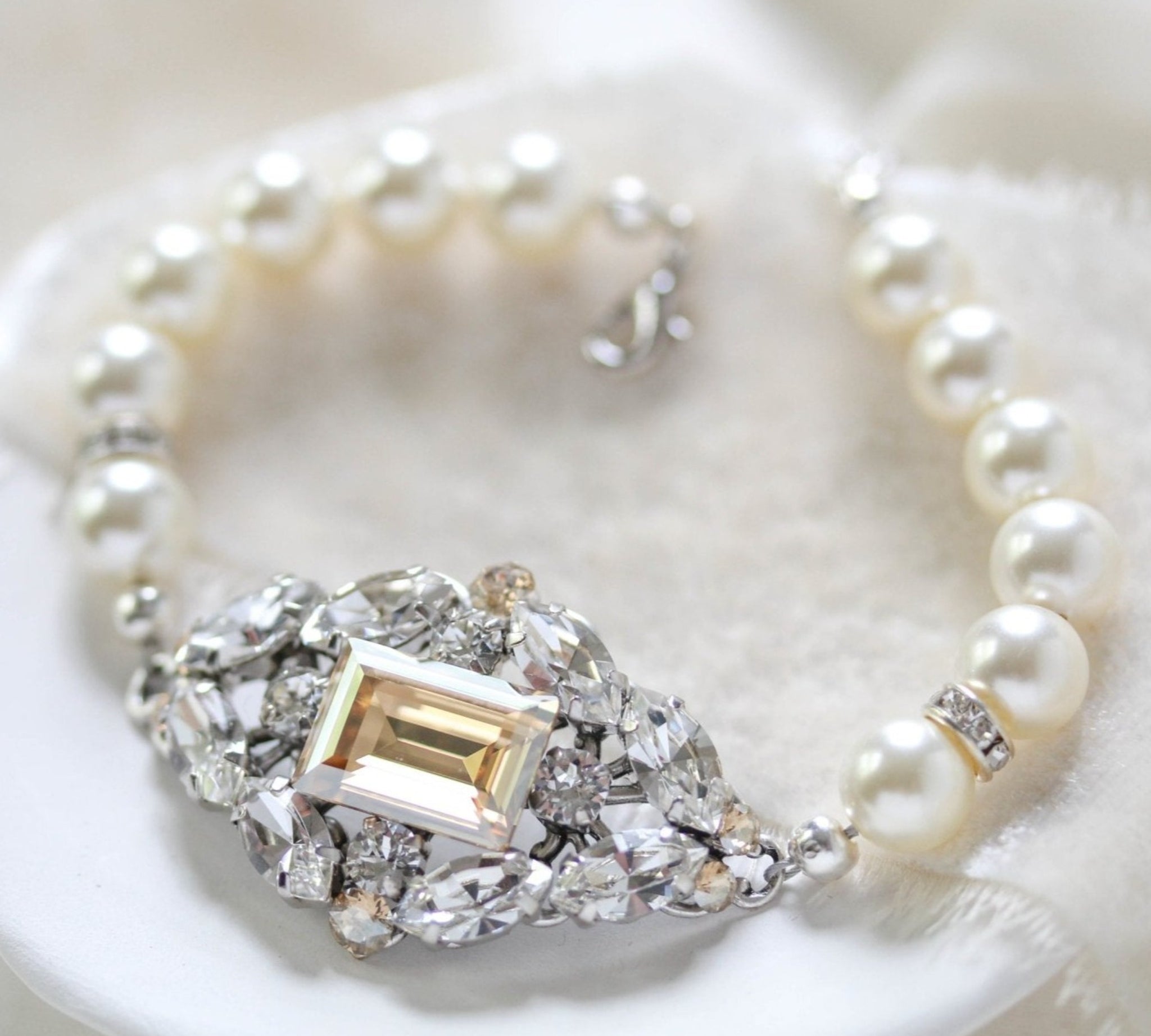 Vintage style crystal and pearl Bridal bracelet - VALENTINA - Treasures by Agnes